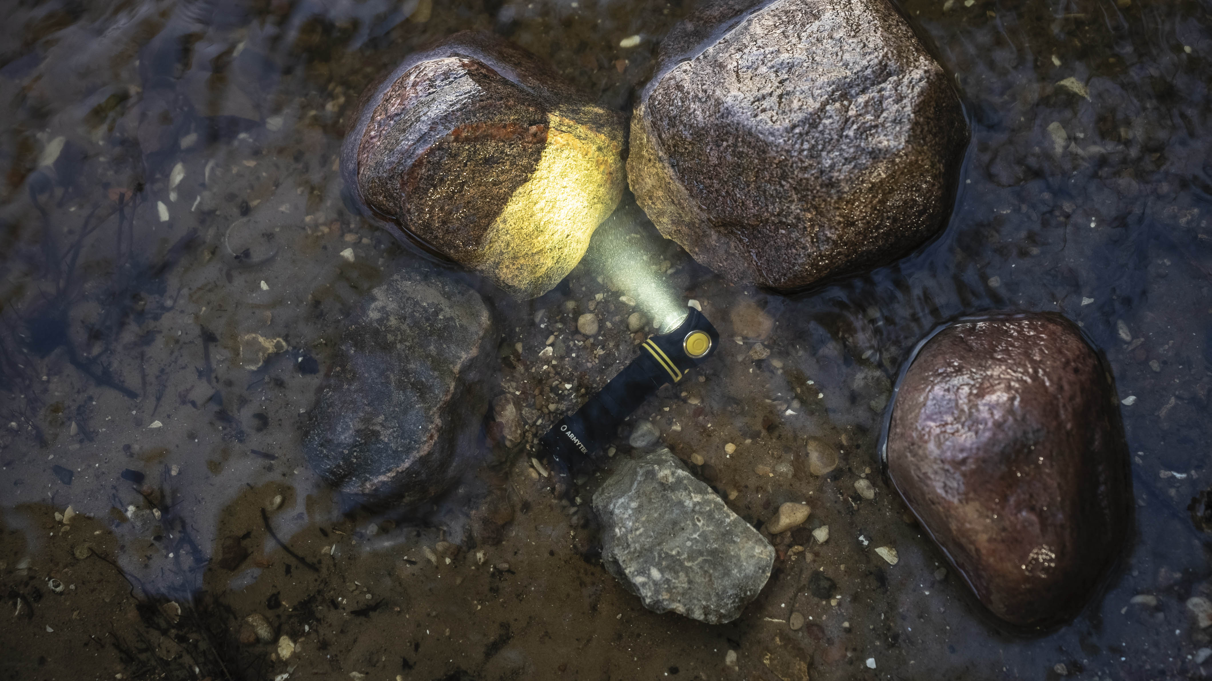 Armytek Elf C2 USB-C  White